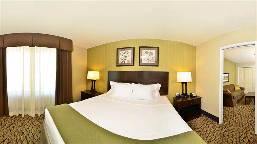 Holiday Inn Express & Suites - Williston By Ihg Екстер'єр фото