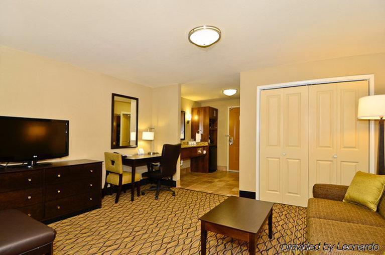 Holiday Inn Express & Suites - Williston By Ihg Номер фото