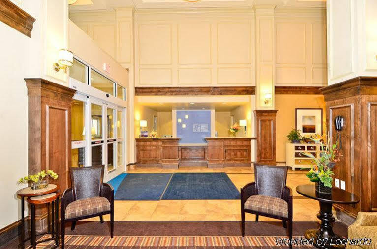 Holiday Inn Express & Suites - Williston By Ihg Екстер'єр фото